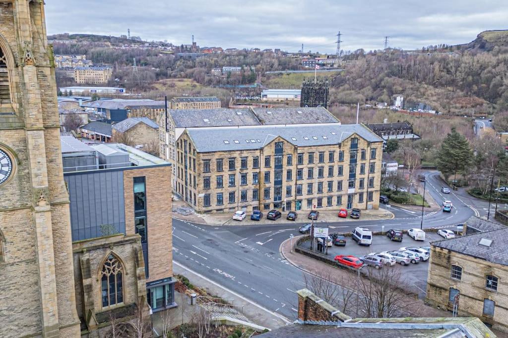 Chic Mill Conversion Beside Piece Hall & Eureka! Halifax Extérieur photo